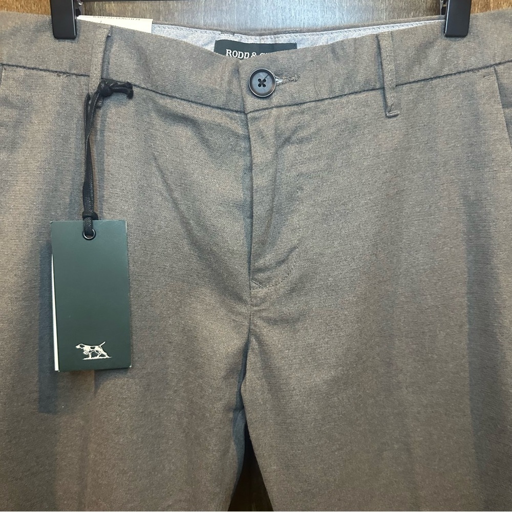 Rodd & Gunn Men's Edenvale Gray Chinos - Picture 2 of 8